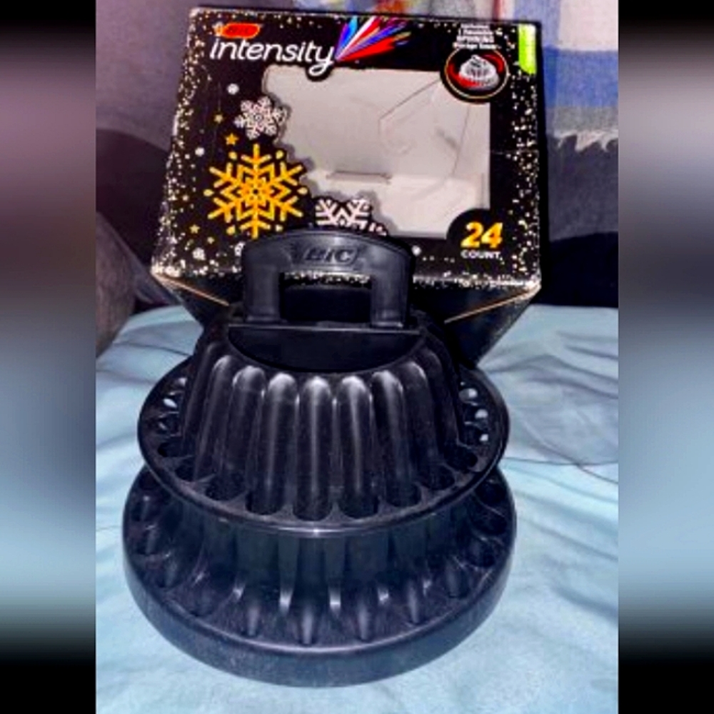 BIC Intensity holds 24 pens/markers 360 Spinning Tower